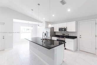 2005 Rosa Ct in Lehigh Acres, FL - Building Photo - Building Photo