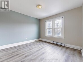 67 Aikman Ave in Hamilton, ON - Building Photo - Building Photo