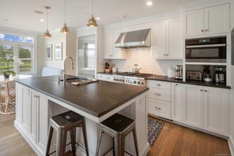 25 Channel Ave in Norwalk, CT - Building Photo - Building Photo