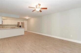 1041 Angler Ln in Virginia Beach, VA - Building Photo - Building Photo