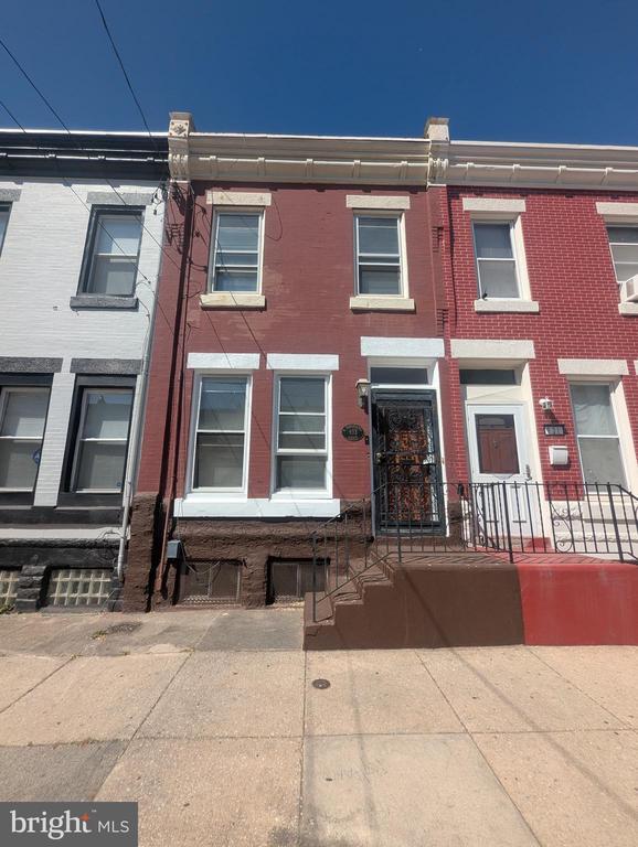 property at 933 W Susquehanna Ave