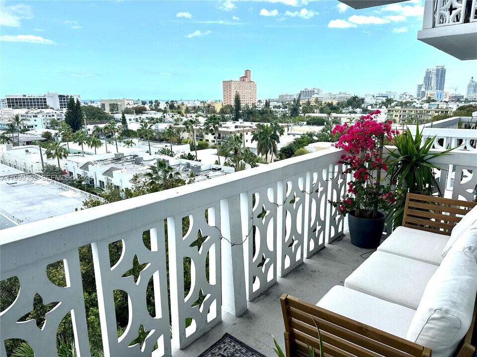 1020 Meridian Ave in Miami Beach, FL - Building Photo