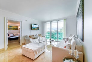 3901 S Ocean Dr in Hollywood, FL - Building Photo