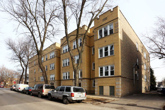 3747 W Sunnyside Ave in Chicago, IL - Building Photo - Building Photo