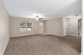 5587 NW 62nd Ave in Ocala, FL - Building Photo - Building Photo