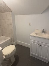 483 Pontiac Ave in Cranston, RI - Building Photo - Building Photo