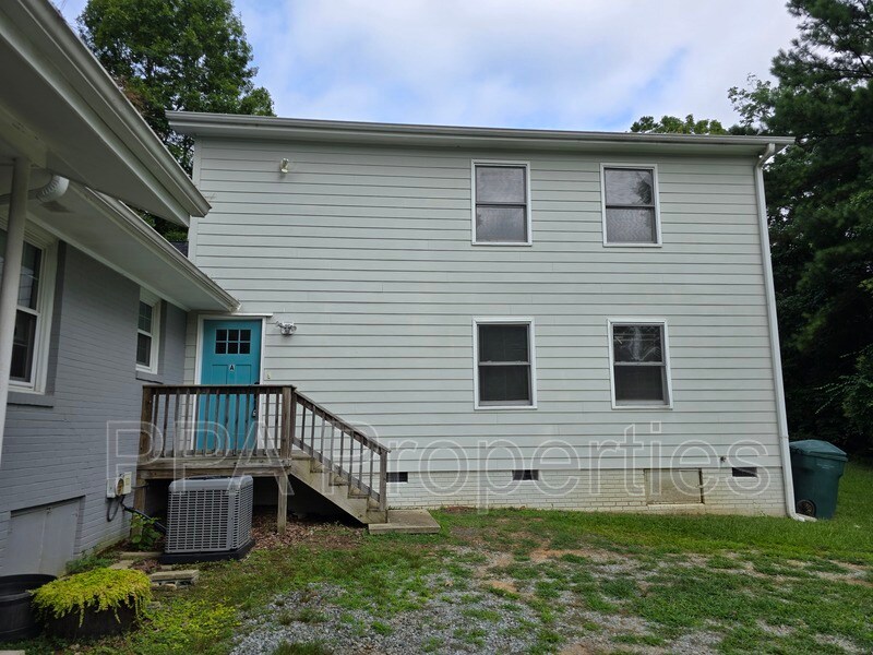 2404 Francis St in Durham, NC - Building Photo
