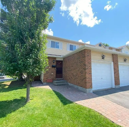 property at 12 Sunridge Ln