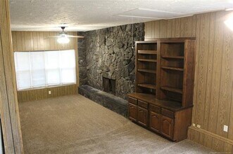 1126 N Oklahoma Ave in Claremore, OK - Building Photo - Building Photo