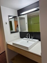 255 N Sierra St, Unit 609 in Reno, NV - Foto de edificio - Building Photo