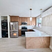 2569 49th St, Unit 2 in Astoria, NY - Building Photo