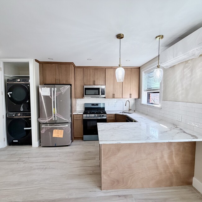 2569 49th St, Unit 2