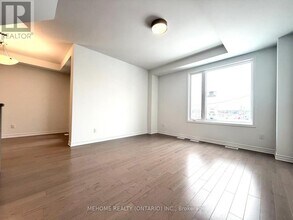 75 Avani Ave in Markham, ON - Building Photo - Building Photo