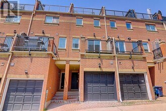 20 Azzarello Ln in Toronto, ON - Building Photo - Building Photo