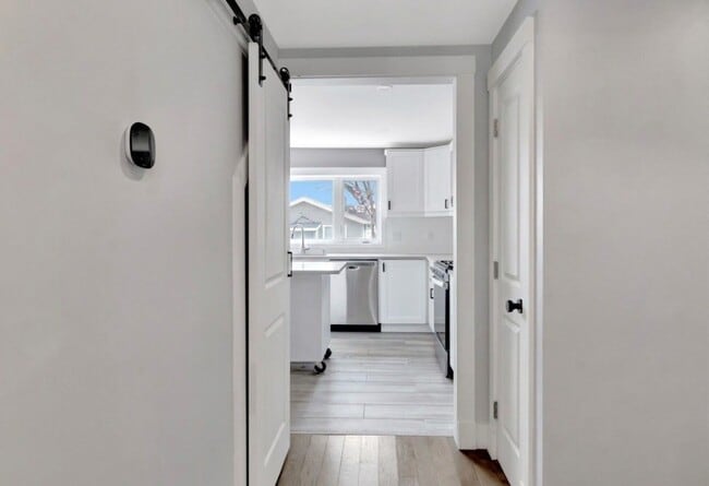10 Oak St, Unit 2 in Saugus, MA - Foto de edificio - Building Photo
