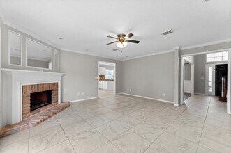 16338 Hickory Point Rd in Houston, TX - Building Photo - Building Photo