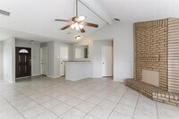 2311 W Greens Rd photo'