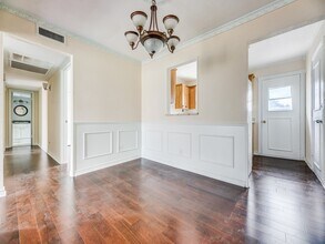 5833 Sandhurst Ln in Dallas, TX - Building Photo - Building Photo