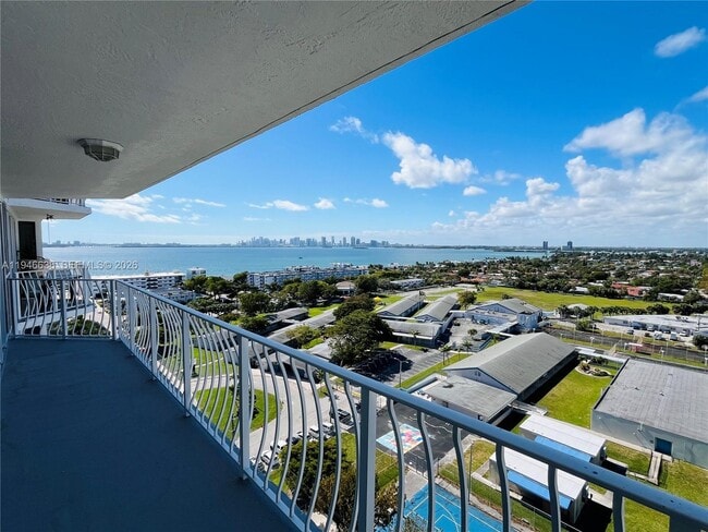 property at 7601 E Treasure Dr