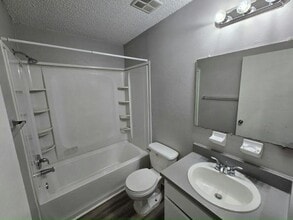 3035 66th Ave N in St. Petersburg, FL - Foto de edificio - Building Photo