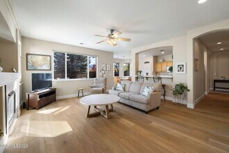 10560 Vista Alta Dr in Reno, NV - Building Photo - Building Photo