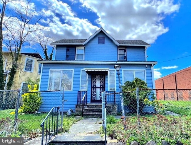 property at 613 Homestead St