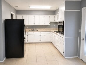 930 Alcazar Wy S in St. Petersburg, FL - Building Photo - Building Photo