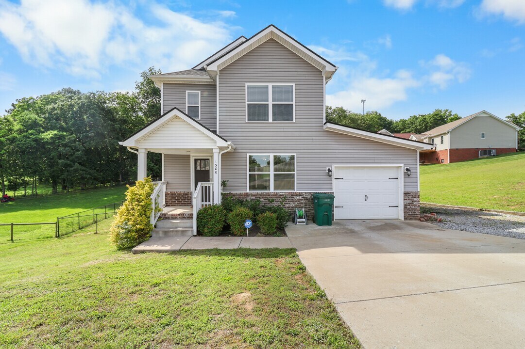 1380 Todd Phillips Ct in Clarksville, TN - Building Photo