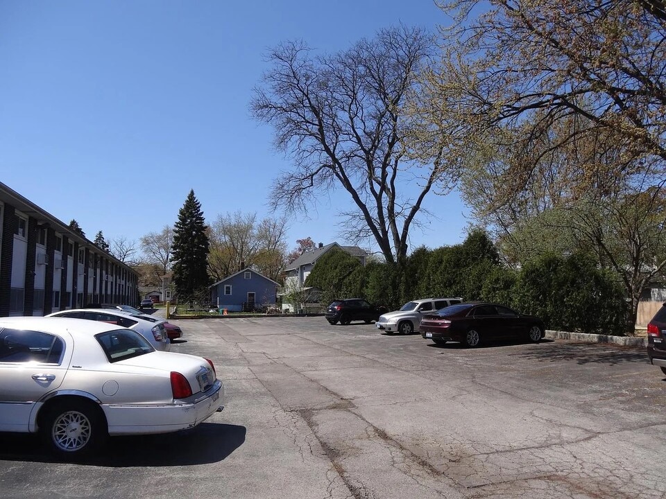1312 Melrose Ave in Waukegan, IL - Building Photo