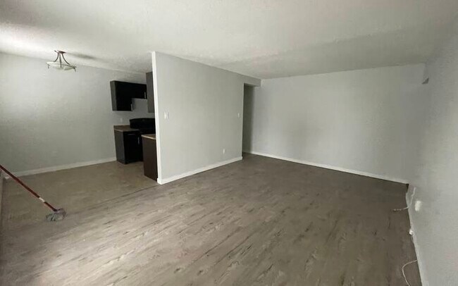 1017 Northumberland Ave in Saskatoon, SK - Building Photo - Building Photo