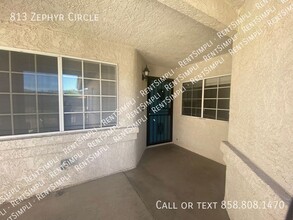 813 Zephyr Cir in Hemet, CA - Building Photo - Building Photo