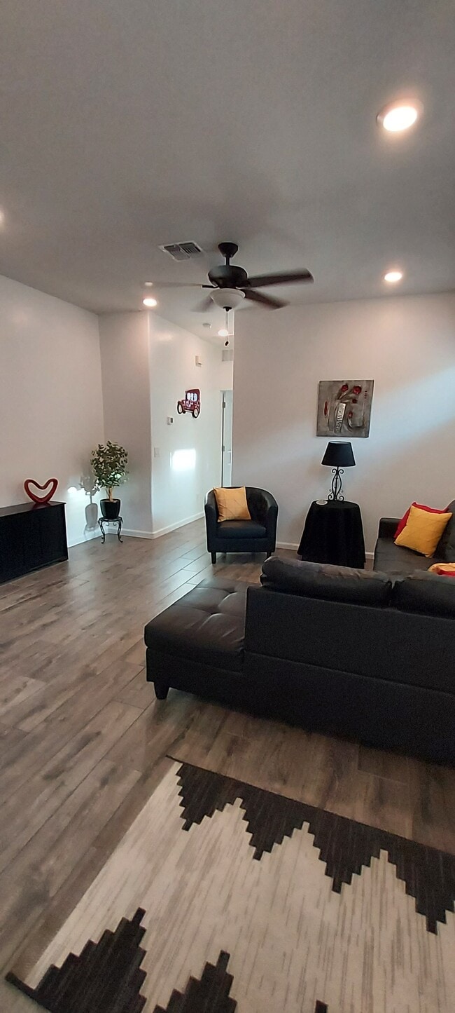 9239 W Meadowbrook Ave, Unit MEADOWBROOK 1, Unit MEADOWBROOK 1