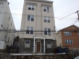 213 Sommerville Pl Apartments