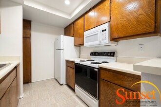 5999 Rancho Mission Rd in San Diego, CA - Building Photo - Building Photo