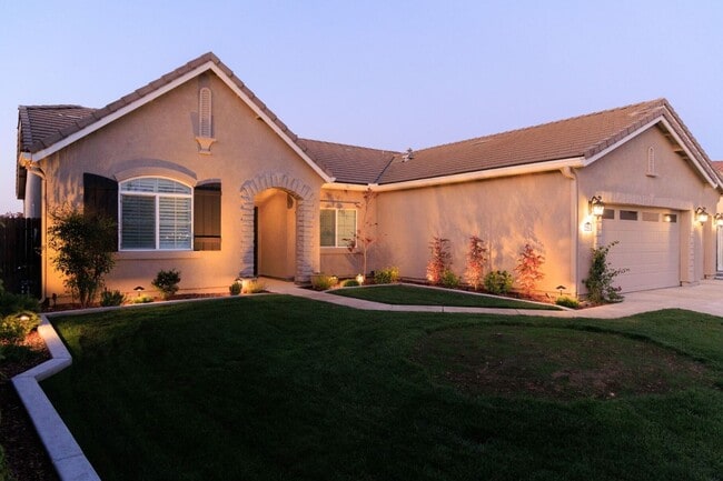 property at 2310 W Tyler Ave