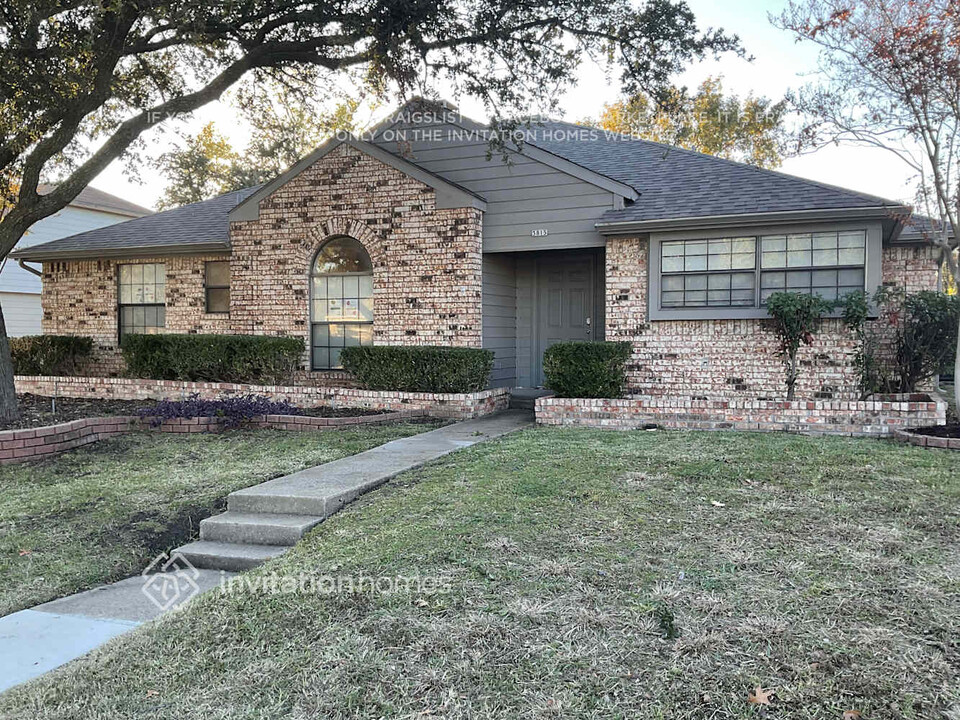 3815 Furneaux Ln in Carrollton, TX - Building Photo