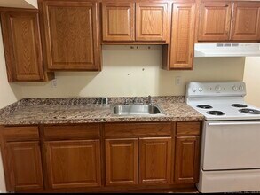 539 Howe Ave in Shelton, CT - Building Photo - Building Photo