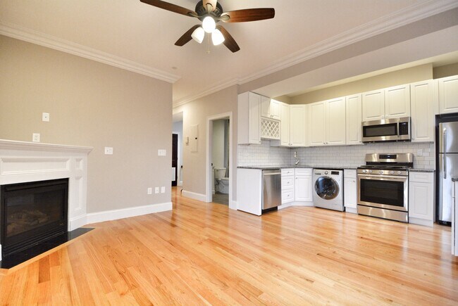 57 W 7th St, Unit 3