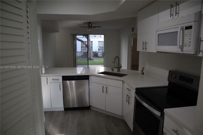 721 SW 148th Ave, Unit 3 in Davie, FL - Building Photo - Building Photo