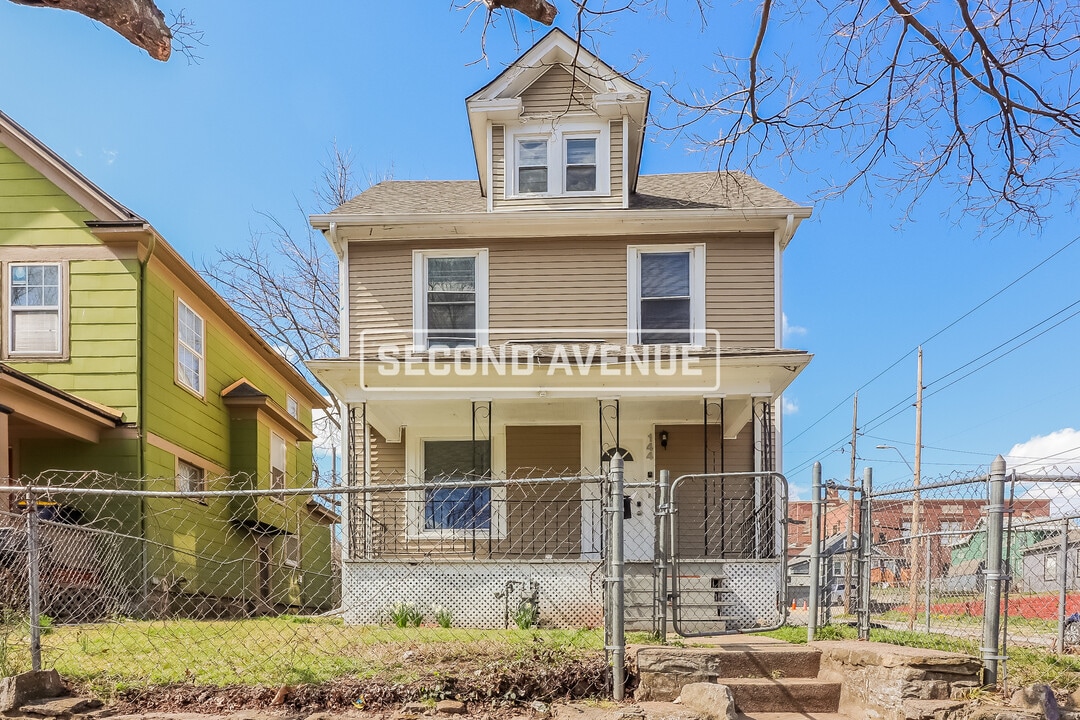 144 N White Ave in Kansas City, MO - Building Photo
