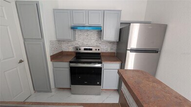 3702 Palm Desert Ln in Orlando, FL - Building Photo - Building Photo