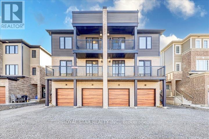 14 Pumpkin Cor Cres in Barrie, ON - Building Photo