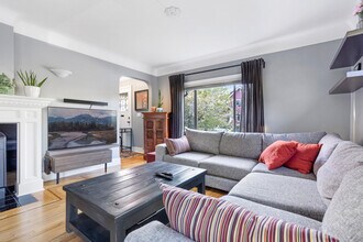 3310 W 7th Ave in Vancouver, BC - Building Photo - Building Photo