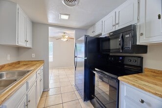 7126 N 19th Ave in Phoenix, AZ - Building Photo - Building Photo
