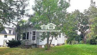 115 Mathison St in Woodville, WI - Building Photo