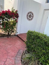 202 NE 211th Terrace in Miami, FL - Building Photo - Building Photo