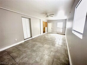 3156 Market St in Ft. Myers, FL - Building Photo - Building Photo