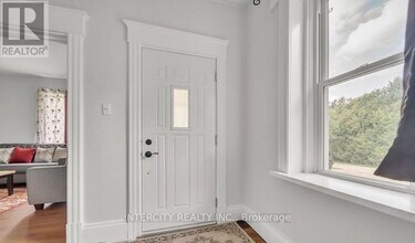 8731 WELLINGTON Rd in Guelph, ON - Building Photo - Building Photo