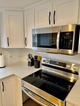 48A E Pembroke Rd in Danbury, CT - Foto de edificio - Building Photo