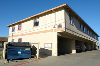 169 Orchard Ave in Salinas, CA - Foto de edificio - Building Photo